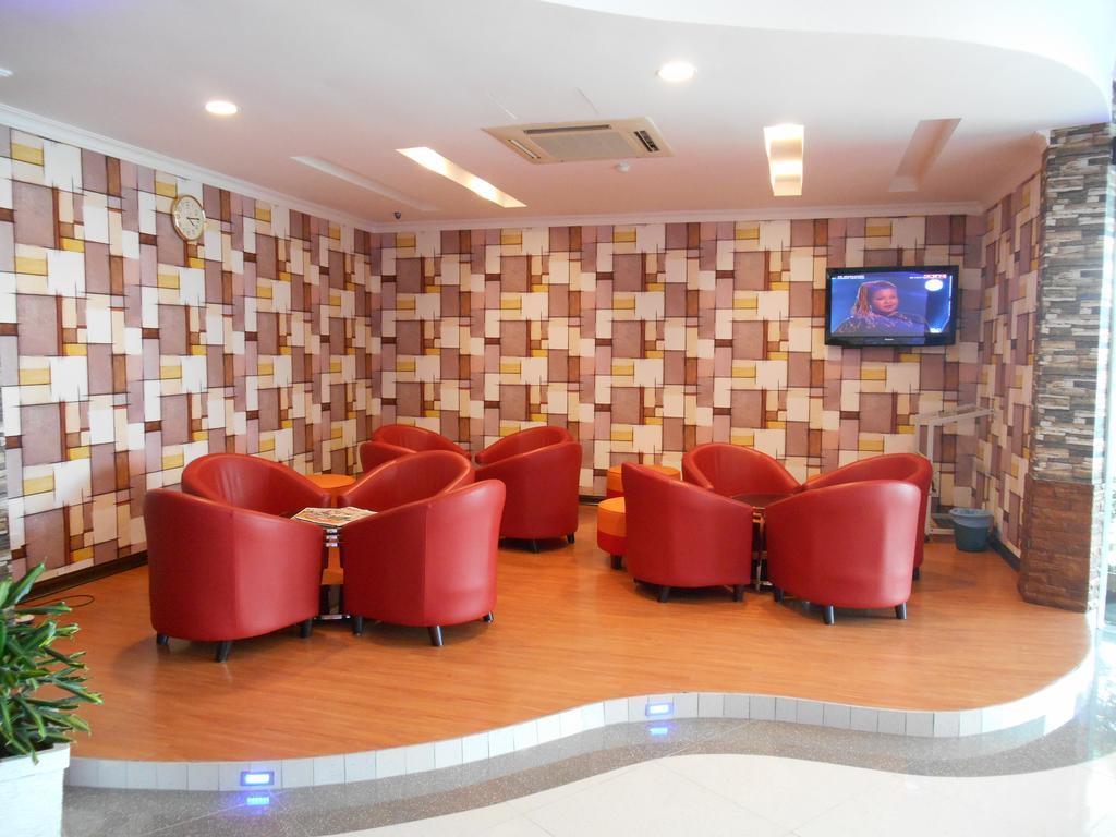 Sai Villa Hotel Near Klia & Klia2 Nilai Zewnętrze zdjęcie