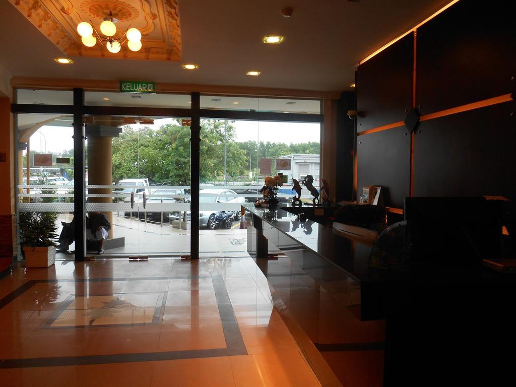 Sai Villa Hotel Near Klia & Klia2 Nilai Zewnętrze zdjęcie
