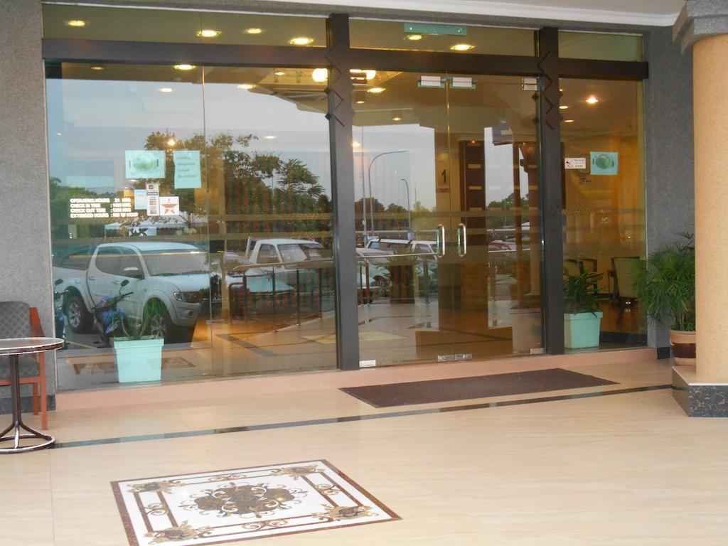 Sai Villa Hotel Near Klia & Klia2 Nilai Zewnętrze zdjęcie