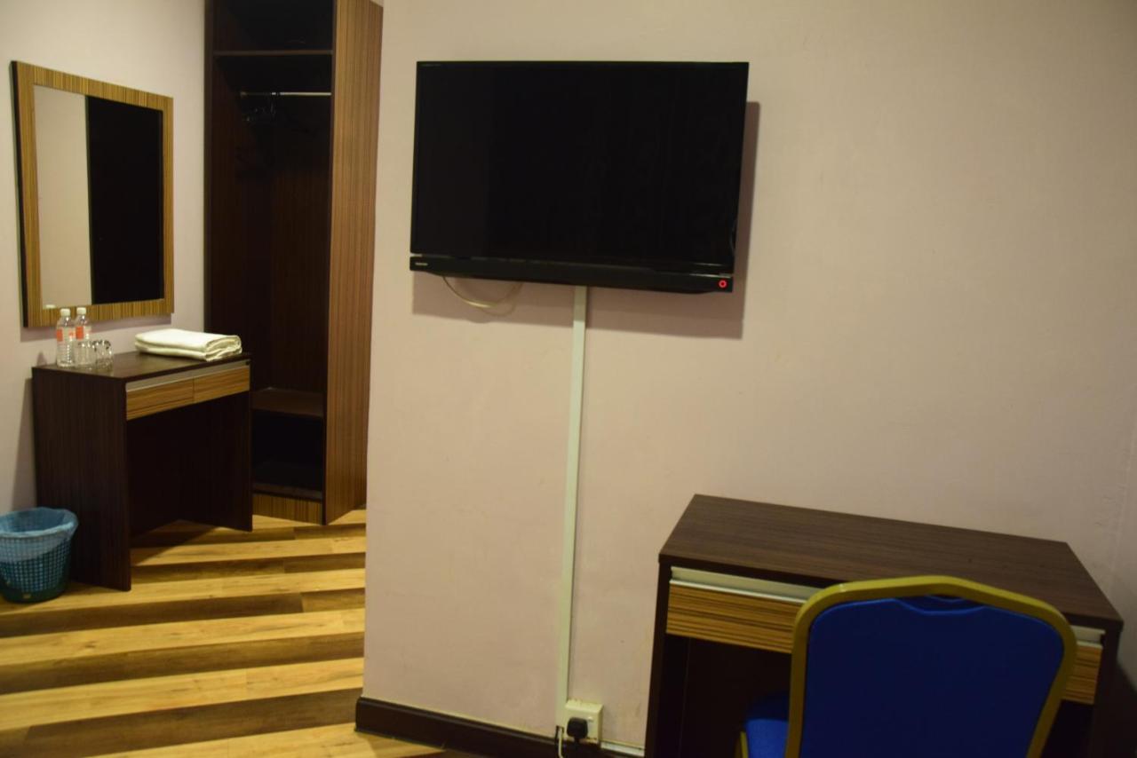 Sai Villa Hotel Near Klia & Klia2 Nilai Zewnętrze zdjęcie