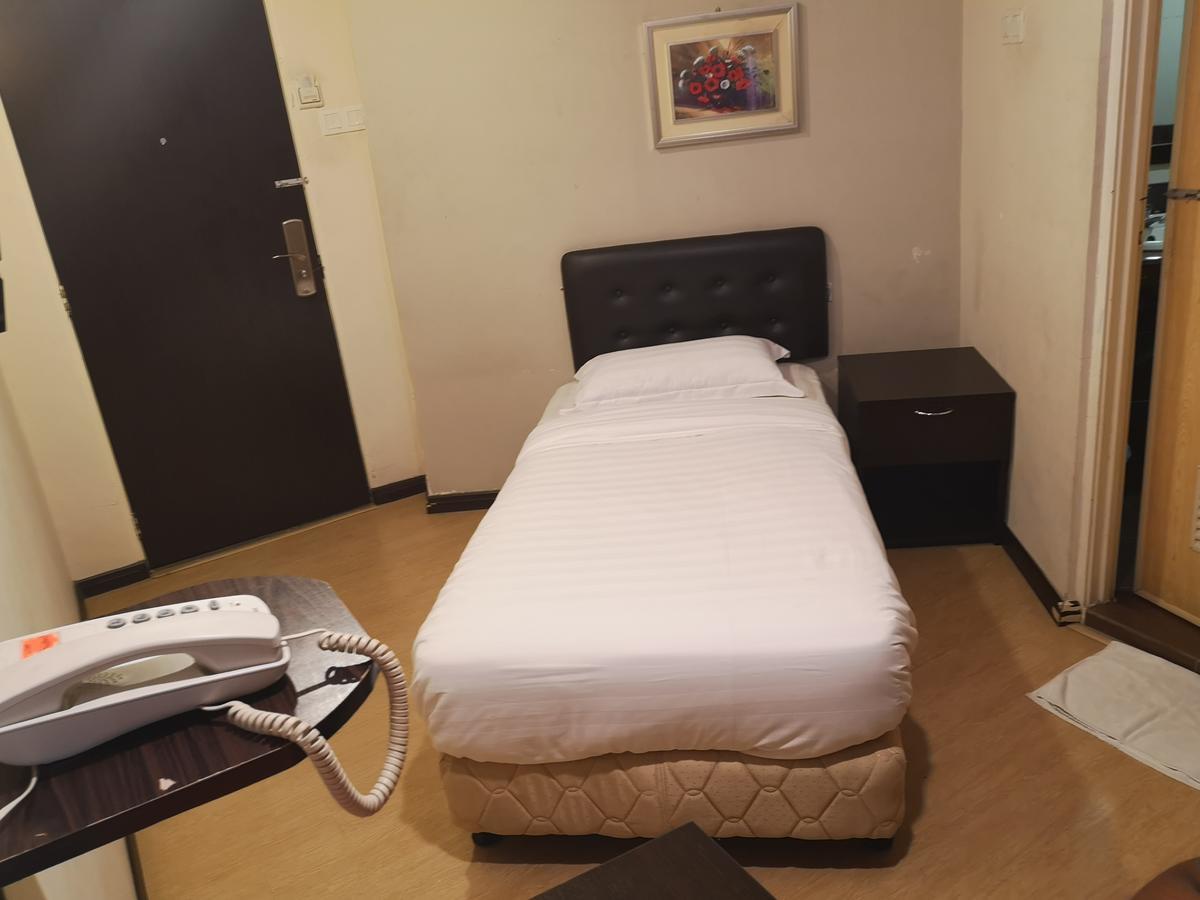 Sai Villa Hotel Near Klia & Klia2 Nilai Zewnętrze zdjęcie