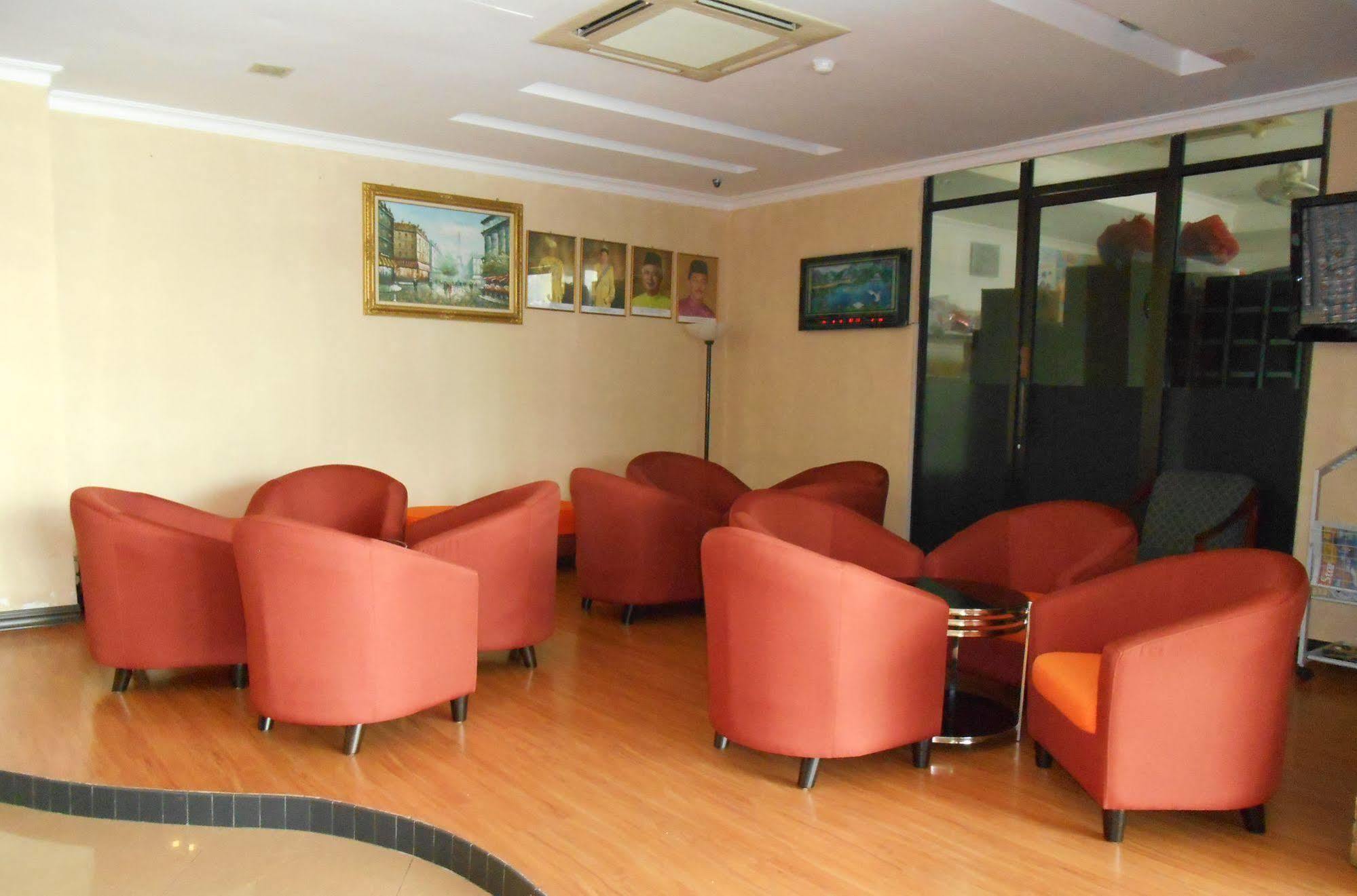 Sai Villa Hotel Near Klia & Klia2 Nilai Zewnętrze zdjęcie