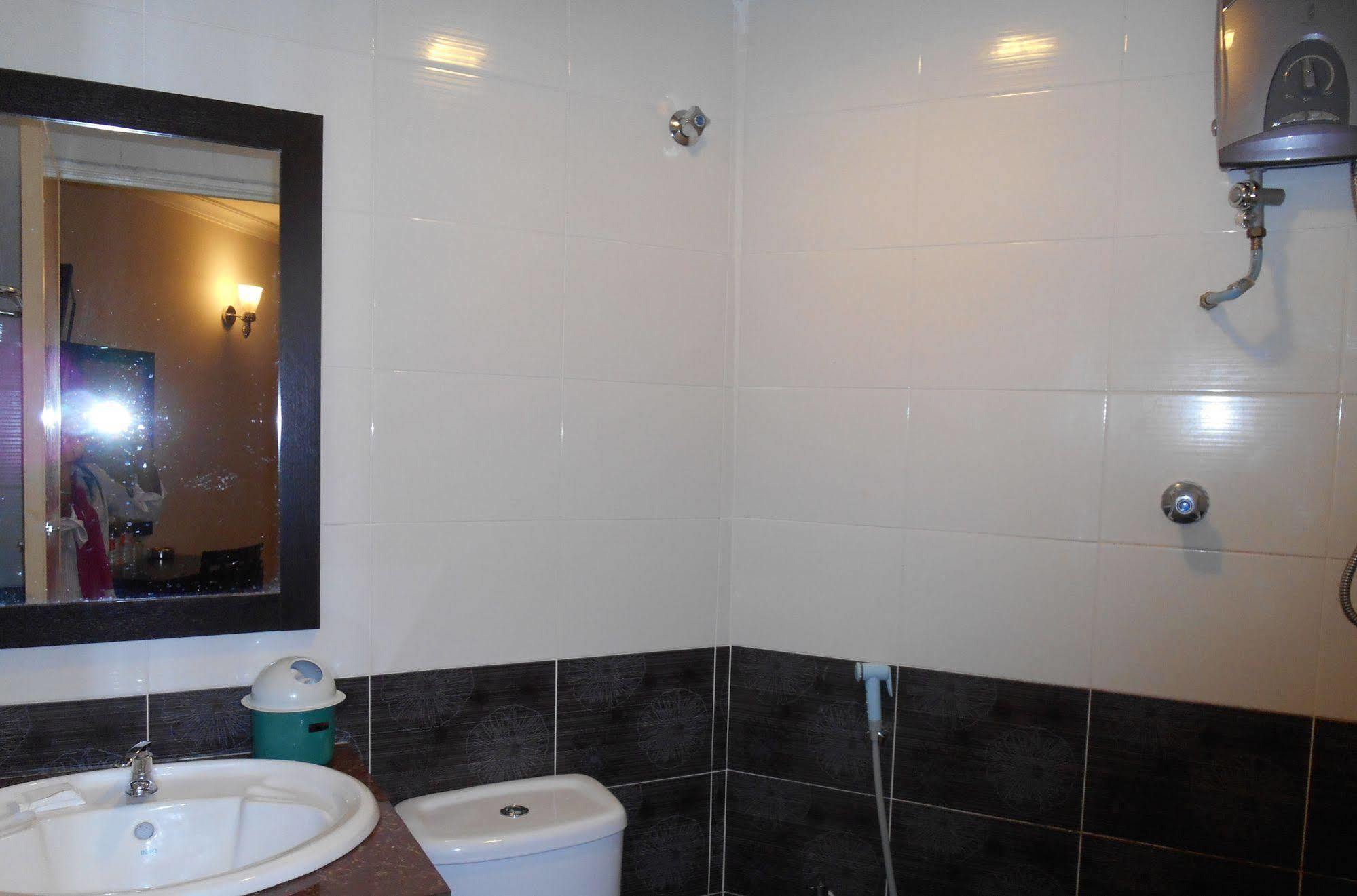 Sai Villa Hotel Near Klia & Klia2 Nilai Zewnętrze zdjęcie