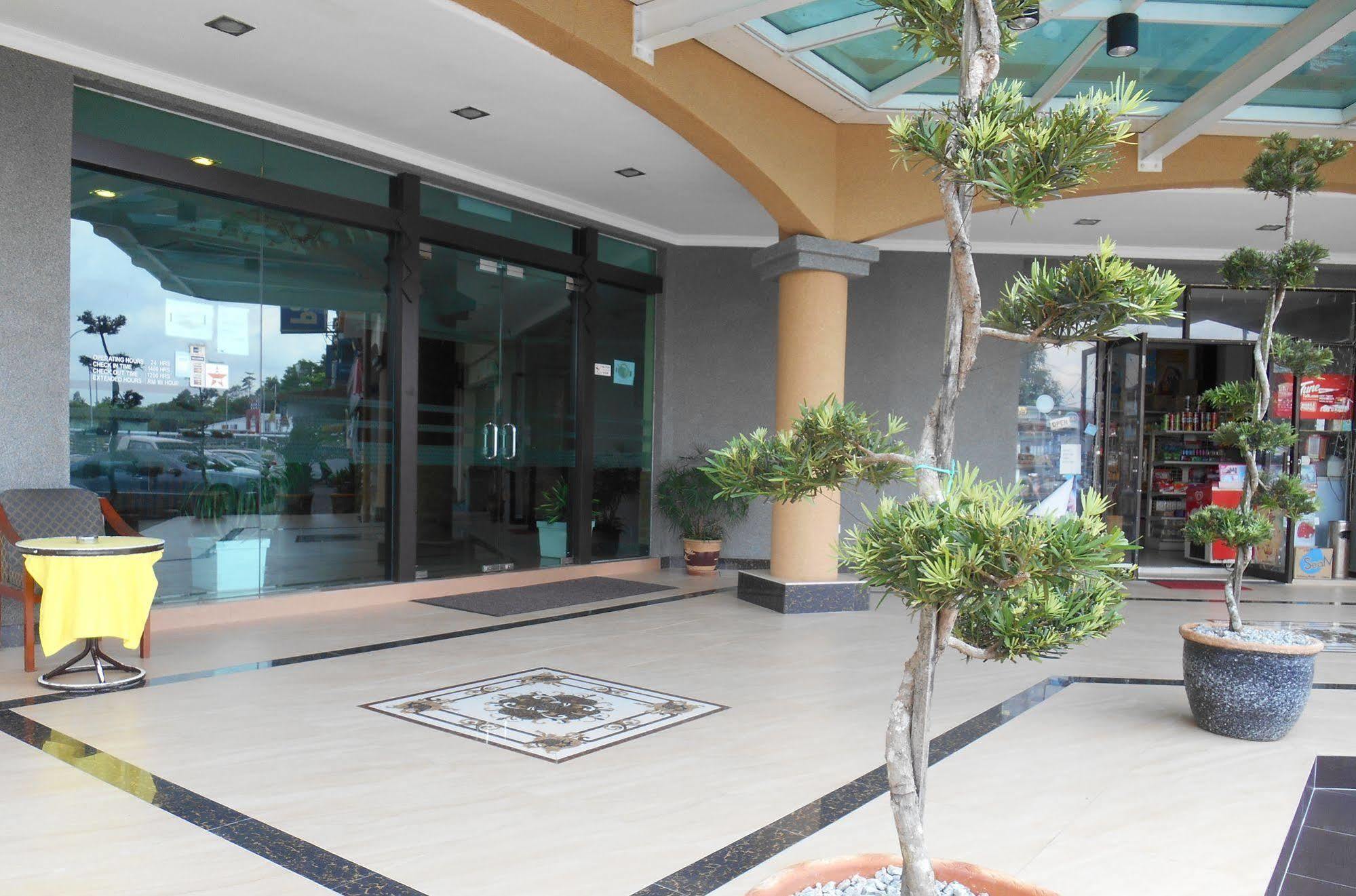 Sai Villa Hotel Near Klia & Klia2 Nilai Zewnętrze zdjęcie