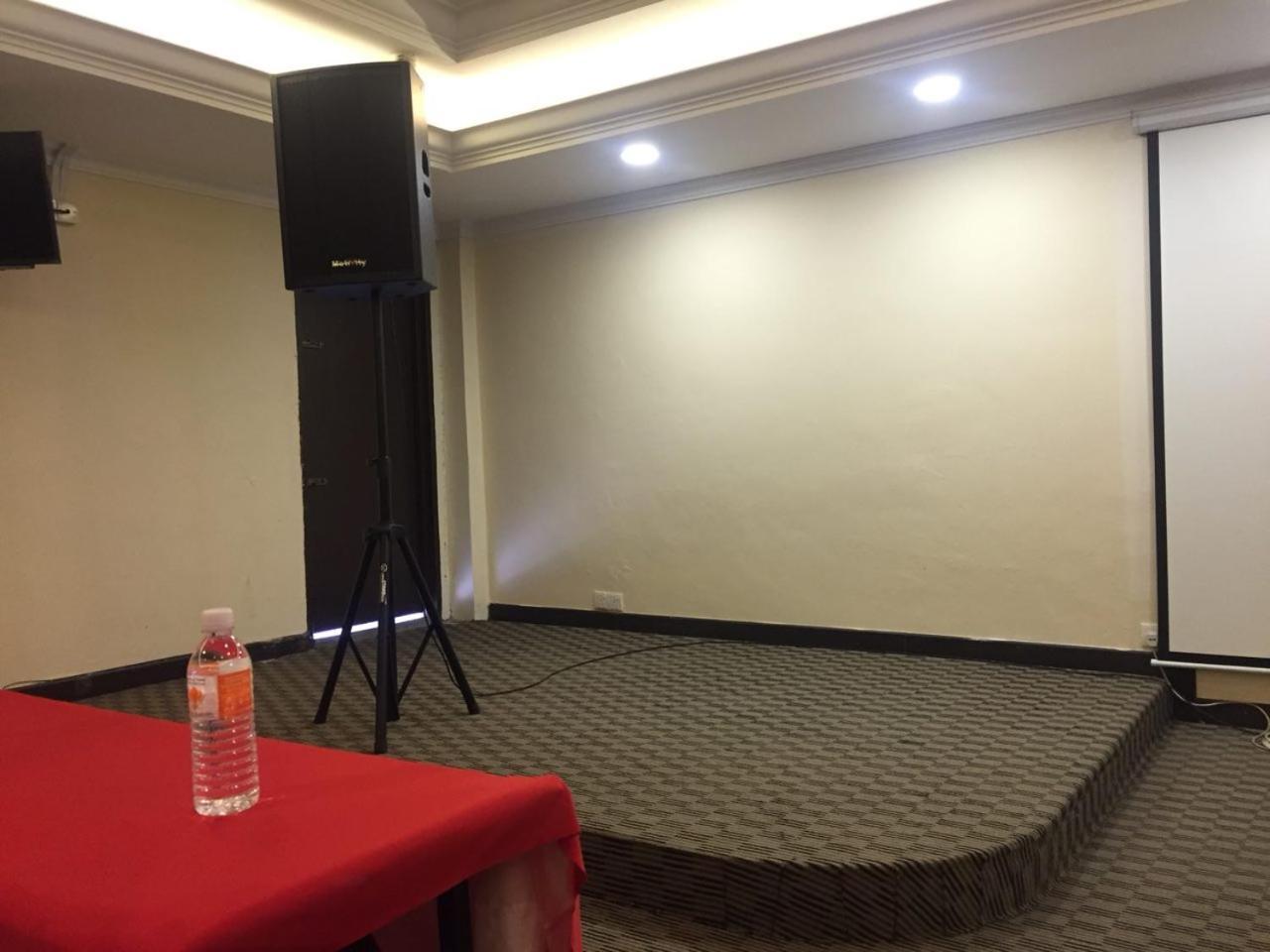 Sai Villa Hotel Near Klia & Klia2 Nilai Zewnętrze zdjęcie